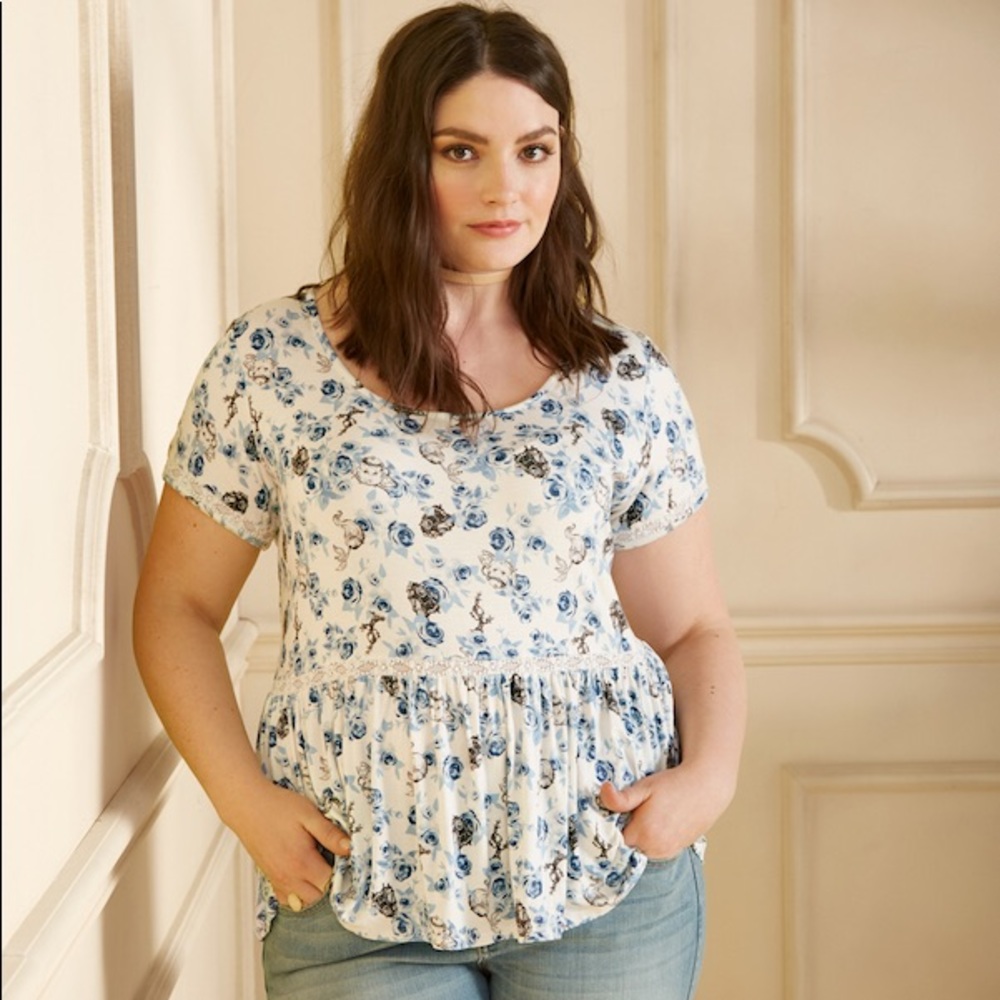🥀🥀🥀 Beauty and The Beast Torrid Top 🥀🥀🥀